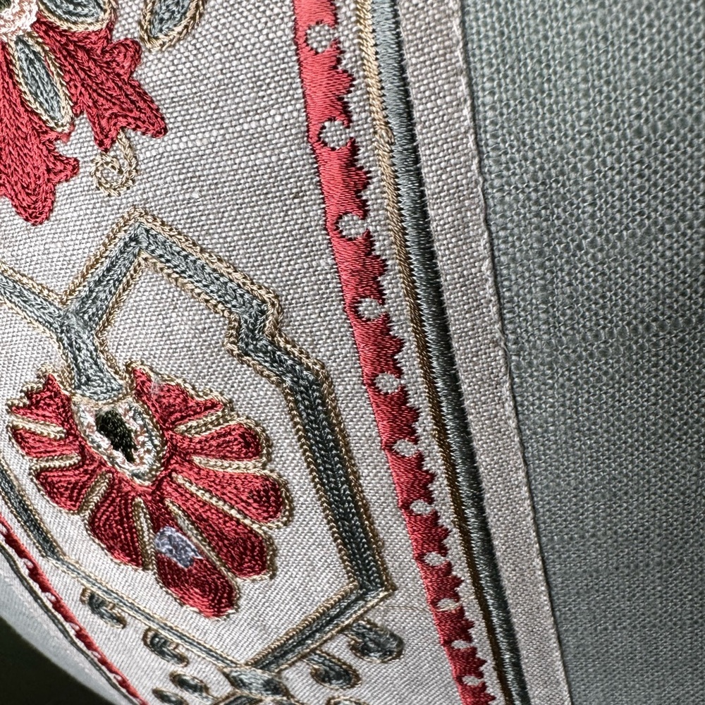 2 Embroidered Decorative Pillow - Picture 5 of 9
